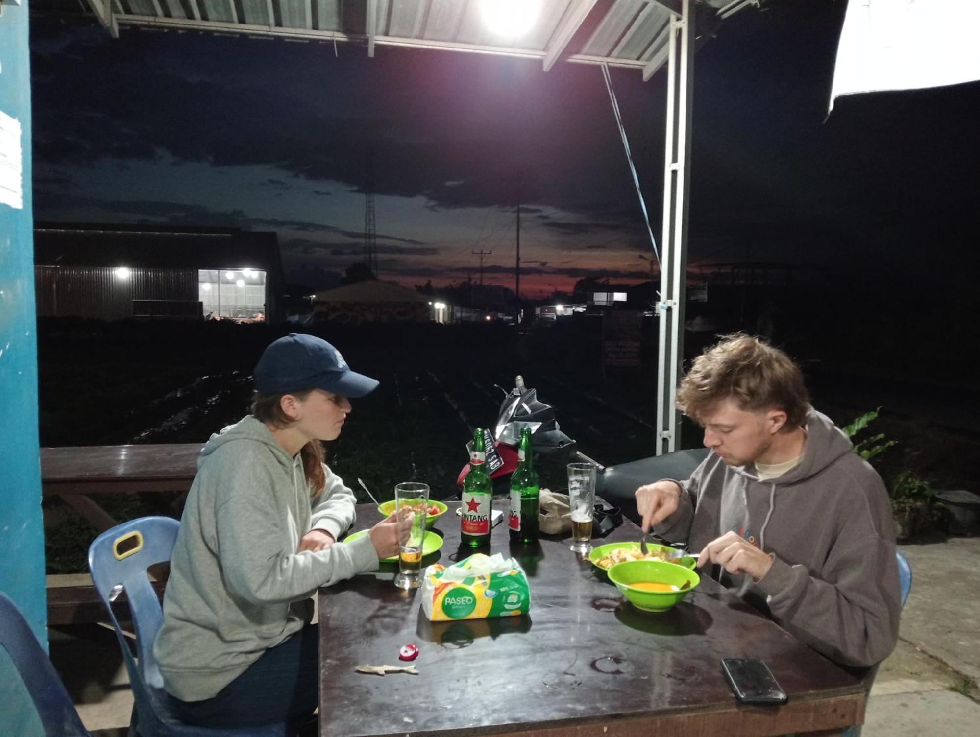 Vulkaan Homestay Berastagi Extérieur photo