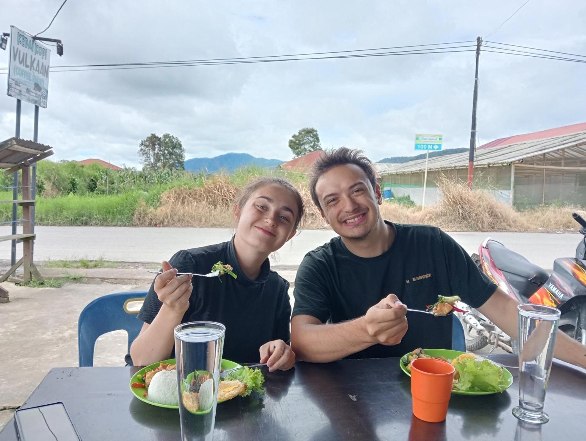 Vulkaan Homestay Berastagi Extérieur photo